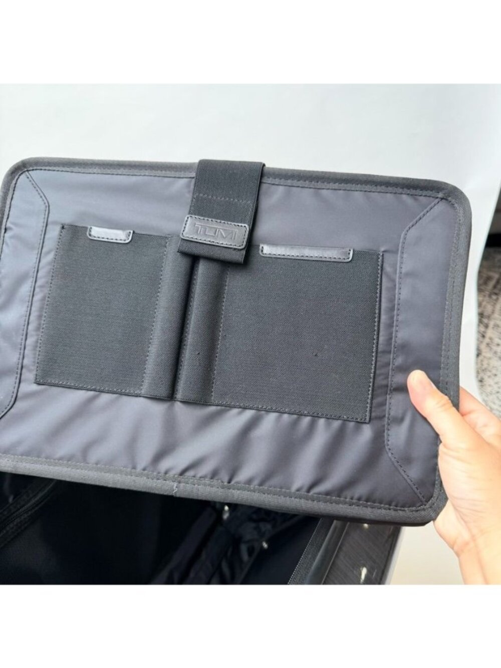 TUMI 19 Degree Compact Brief Rolling Carry-On Spinner Luggage Black/Gray - Picture 10 of 16